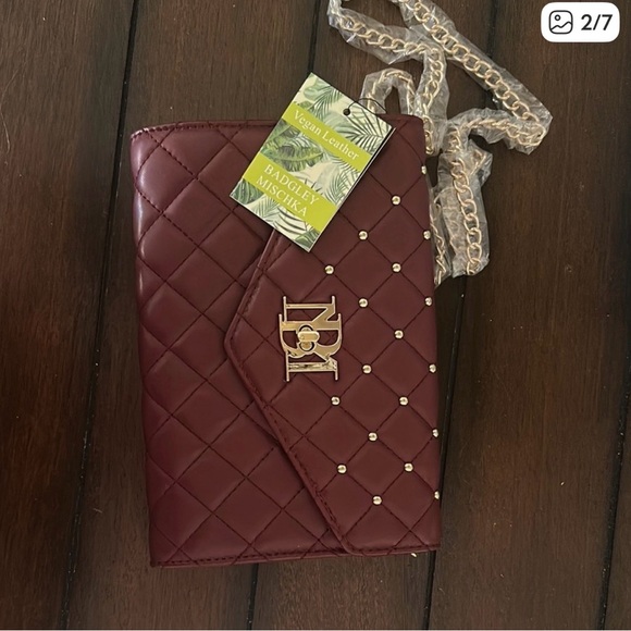BADGLEY MISCHKA QUILTED CROSSBODY BAG BURGUNDY W/CHAIN VEGAN LEATHER NWT - Picture 2 of 7